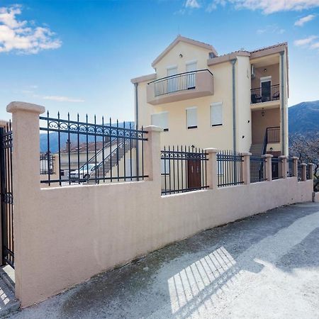 Apartments Donkovic Cattaro Esterno foto