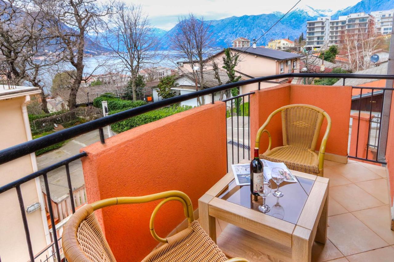 Apartments Donkovic Cattaro Esterno foto