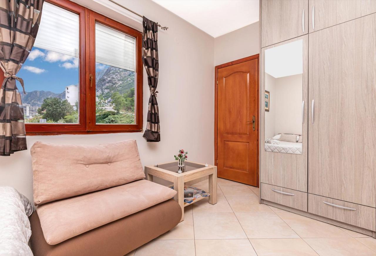 Apartments Donkovic Cattaro Esterno foto