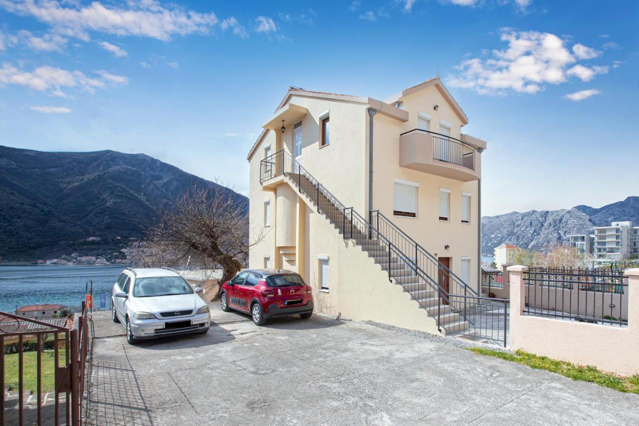 Apartments Donkovic Cattaro Esterno foto