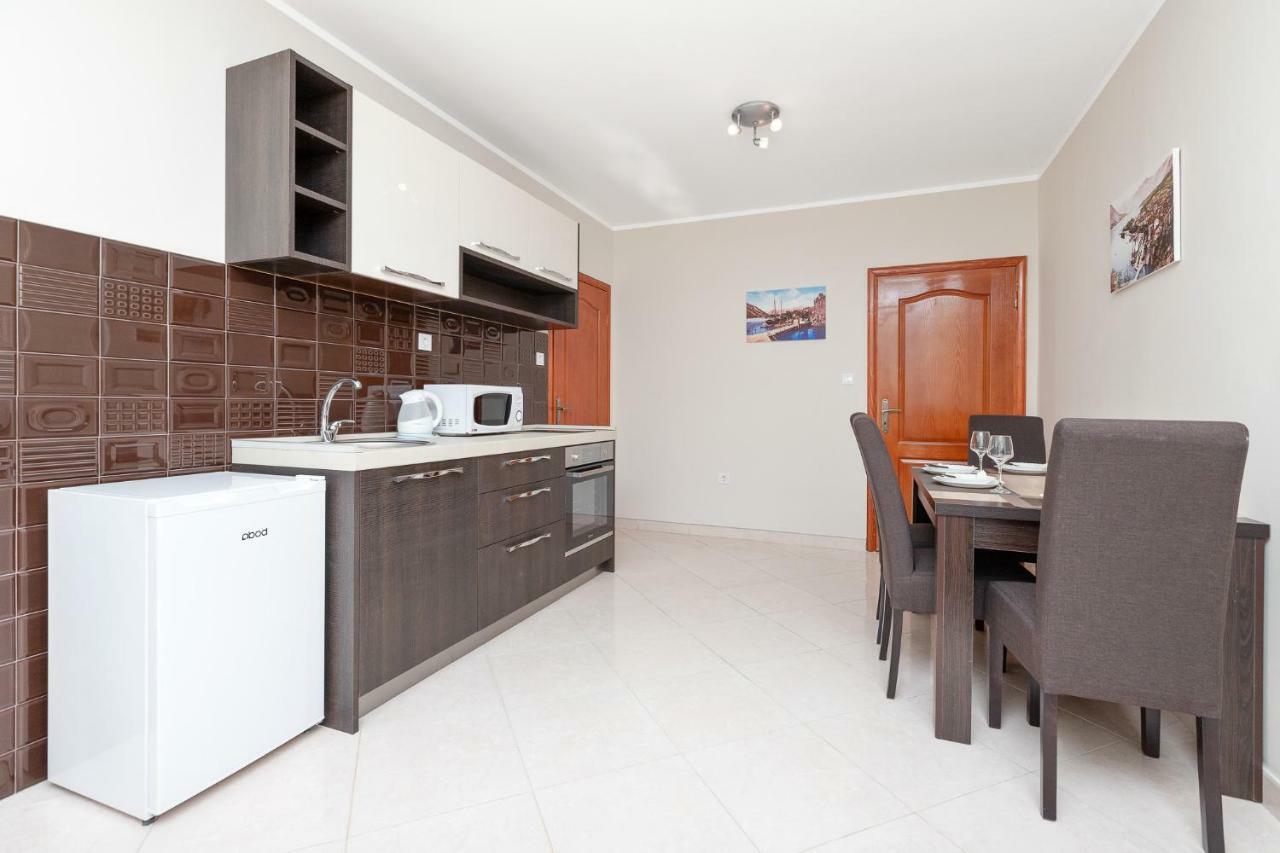 Apartments Donkovic Cattaro Esterno foto