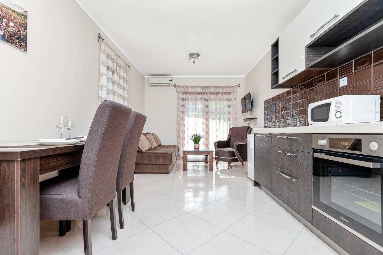 Apartments Donkovic Cattaro Esterno foto