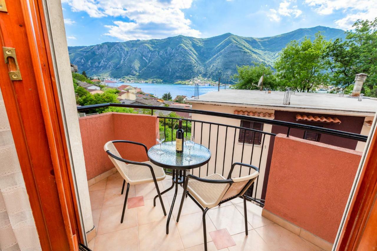 Apartments Donkovic Cattaro Esterno foto